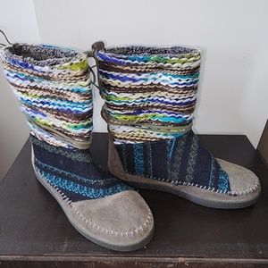 TOMS WOMEN'S NEPAL BOOTS - SIZE 7
